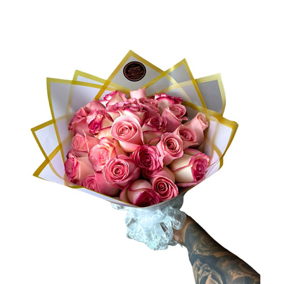 Ramo de rosas de tonos rosas