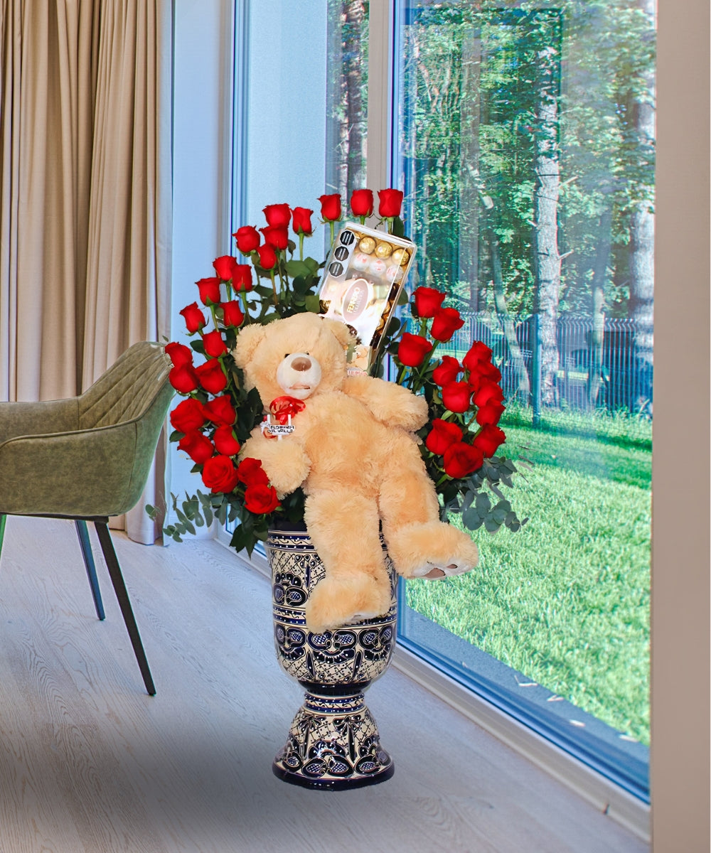 Gran copa de Talavera con Rosas y Oso