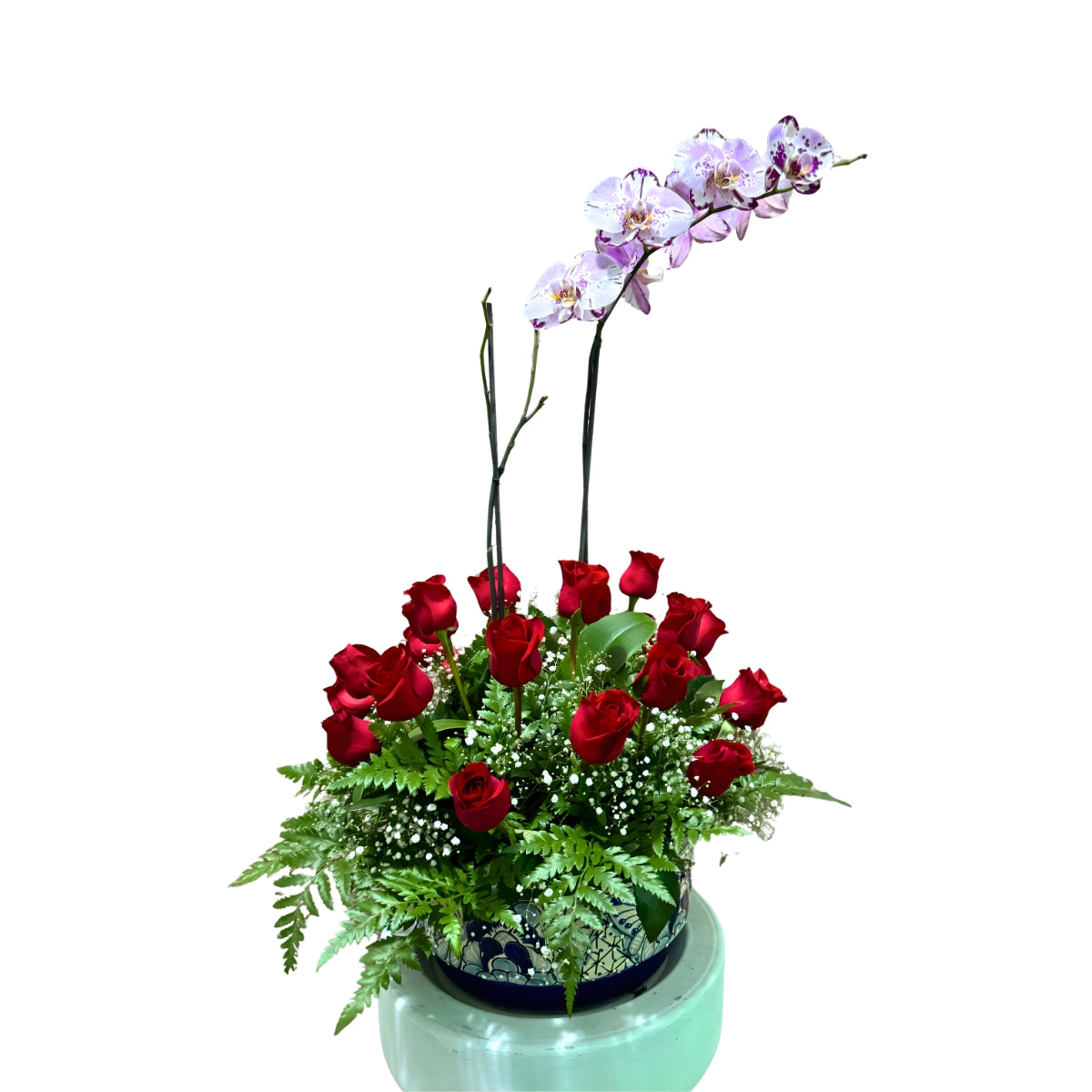 Quesera talavera mediana con orquidea y rosas rojas