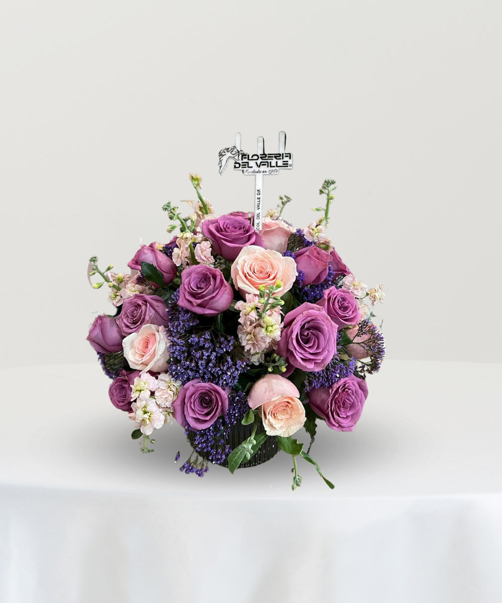 Base cerámica con 32 Rosas Violeta de temporada