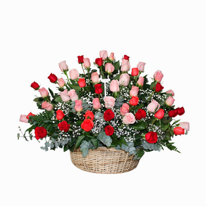 Canasta Clásica con Rosas de Colores