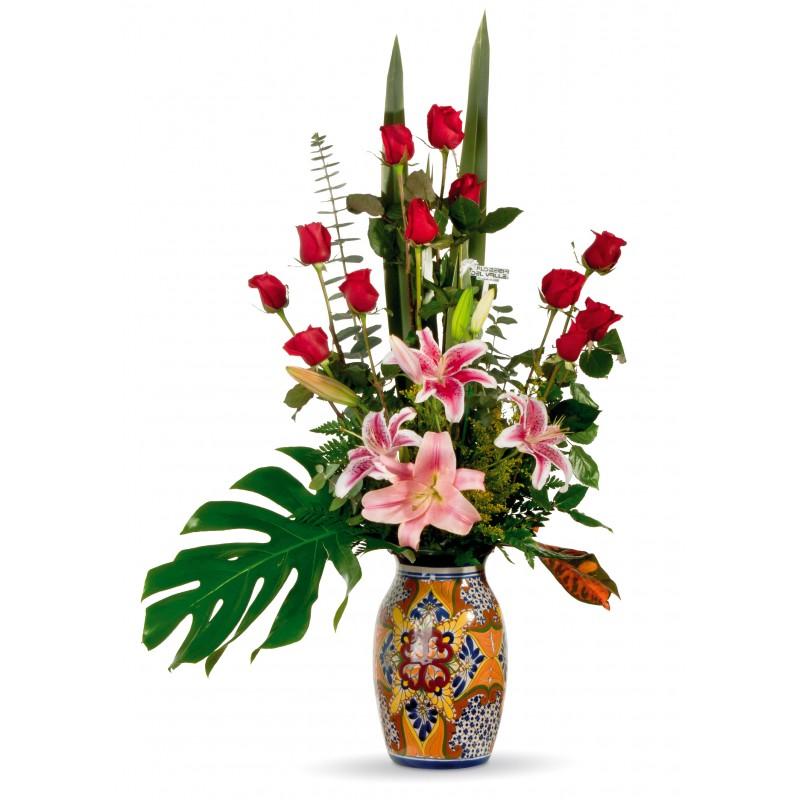 Florero Alto de Talavera con Rosas y Lilis