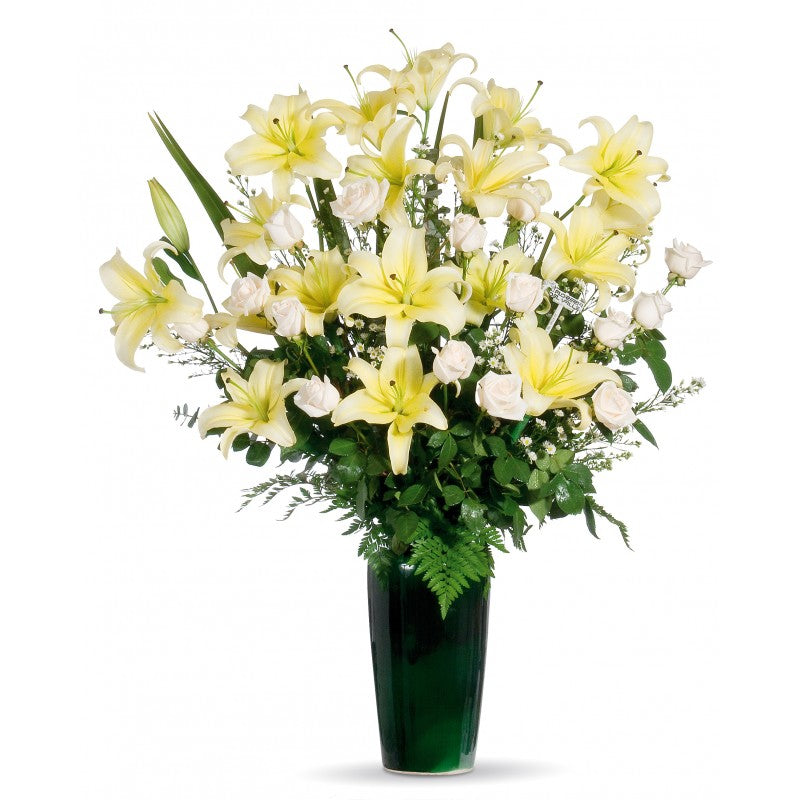 Lili de Aroma  y Rosas en Florero de Cerámica