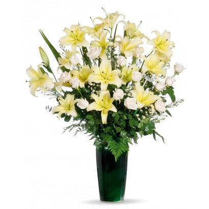 Lili de Aroma  y Rosas en Florero de Cerámica